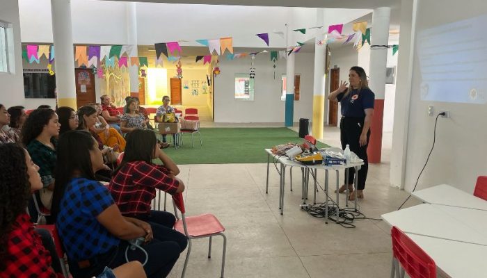Equipe da Creche Municipal recebe capacitação sobre a Lei Lucas para garantir mais segurança às crianças