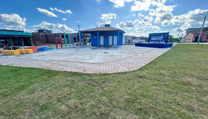 Programa Espaço da Gente entrega requalificação da Praça do Planalto em Glória do Goitá